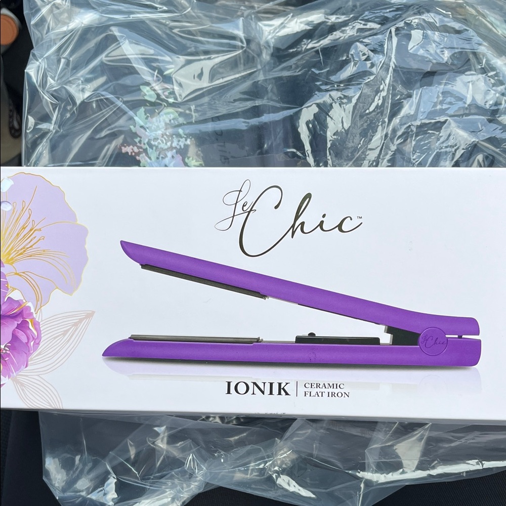 Chic Purple Hair Straightener